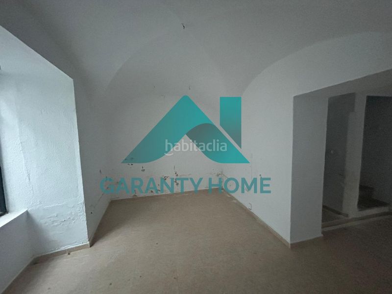 Foto 7755ba56-0e86-4f70-9964-32567f8e210c. Casa se vende vivienda y local en zona pintores plaza mayor en Cáceres