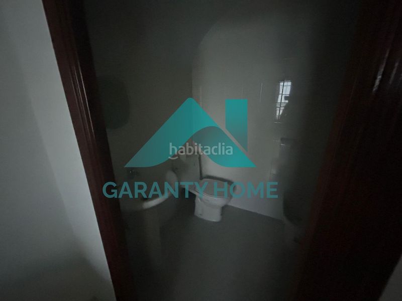 Foto e25c58f7-2b49-4585-9c58-0940e0b14e22. Casa se vende vivienda y local en zona pintores plaza mayor en Cáceres