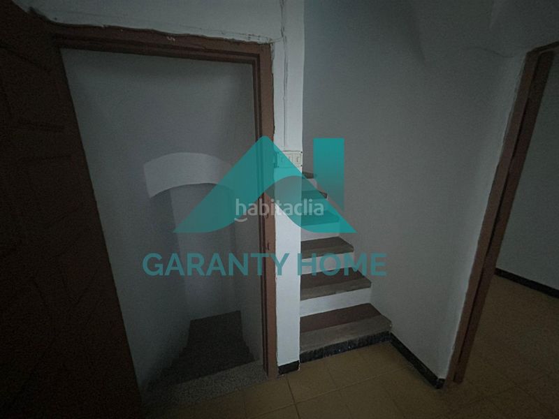 Foto e640f84d-b1f1-4a98-8130-f7b3901ab98d. Casa se vende vivienda y local en zona pintores plaza mayor en Cáceres