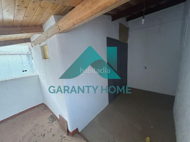 Foto f258c537-6a74-460f-8806-36960e2be1dd. Casa se vende vivienda y local en zona pintores plaza mayor en Cáceres