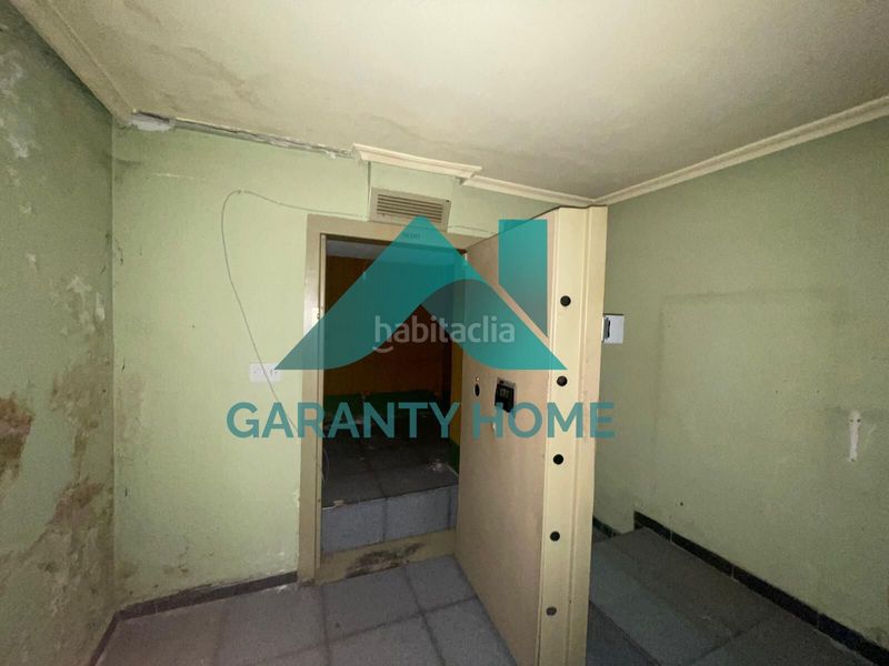 Foto 126a5ecd-67f2-4671-acde-8fe45993aff3. Alquiler local comercial se alquila local comercial zona céntrica en Cáceres
