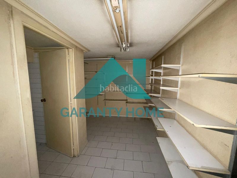 Foto d9fc38db-cca8-4094-8371-09b68466d24d. Alquiler local comercial se alquila local comercial zona céntrica en Cáceres