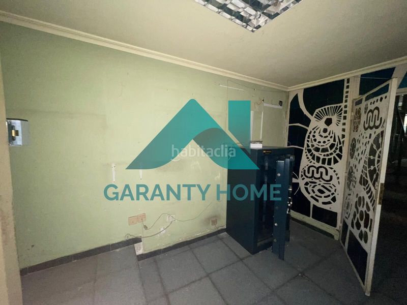 Foto f6d0a17c-0a3d-42c9-bdba-dca8f7a96c52. Alquiler local comercial se alquila local comercial zona céntrica en Cáceres