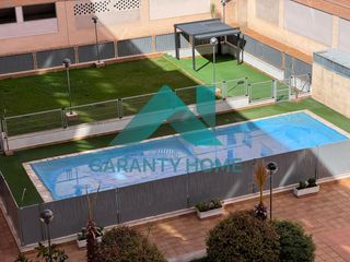 Rent Flat in Centro. Se alquila piso con piscina comunitaria en zona perú