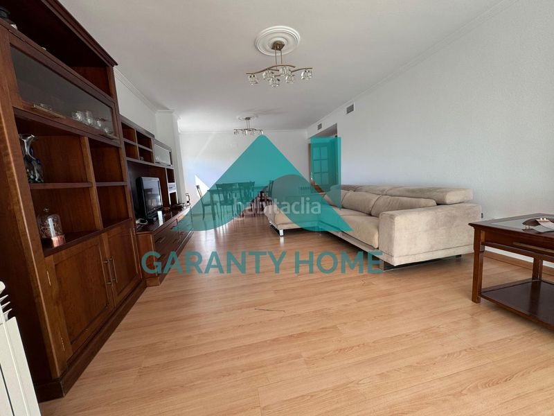 Foto 6946d835-30b6-4a45-8ac7-bb0e28d9ab66. Rent flat with heating parking pool in Centro Cáceres