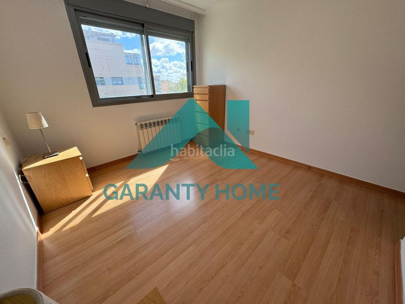 Foto f77f5796-80ed-4cd2-be5b-38148f1a651c. Rent flat with heating parking pool in Centro Cáceres