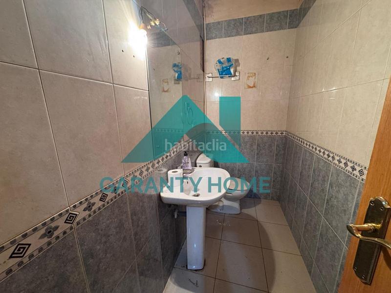 Foto 800b1d6c-2a61-40de-a99b-dfb14f564e26. Alquiler local comercial se alquila local comercial en zona Centro amplio y luminoso en Cáceres