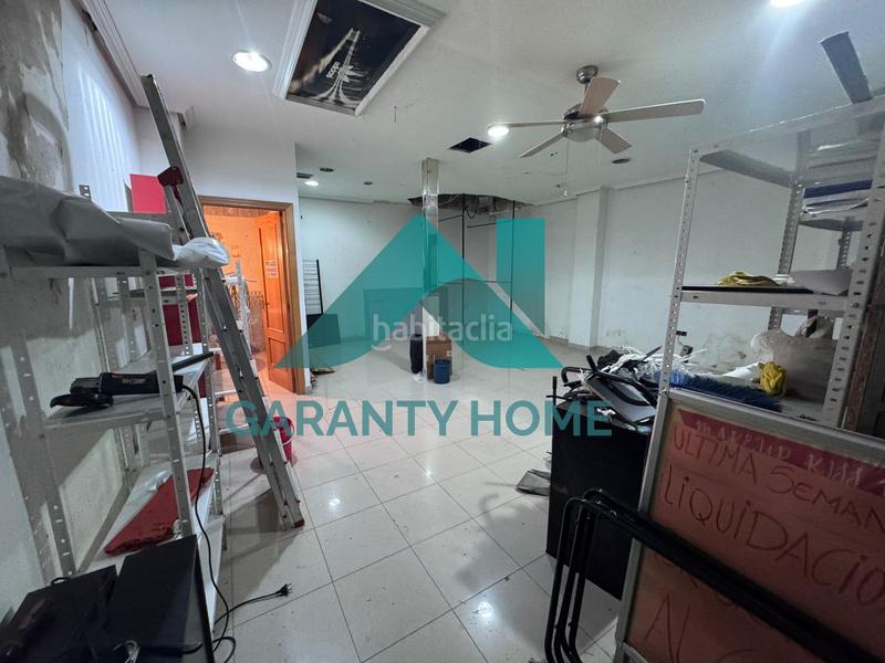 Foto fc77eebc-86c9-453d-be27-e216b45e5310. Alquiler local comercial se alquila local comercial en zona Centro amplio y luminoso en Cáceres