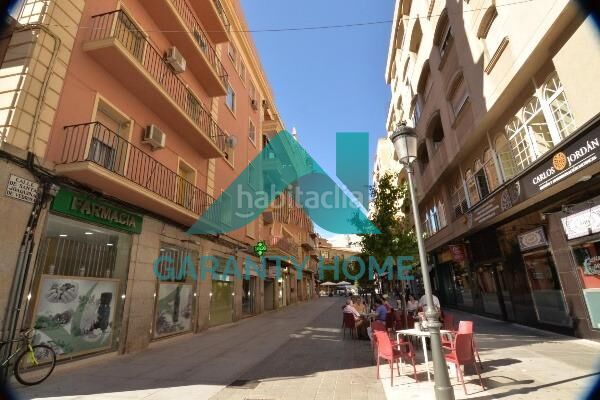 Foto 435b2835-b939-4990-8216-d50e83bf890c. Local comercial a Centro Cáceres
