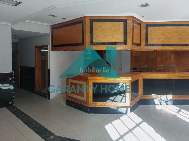 Foto 79e09a90-f478-47ef-bedc-4e9c04b62270. Local comercial a Centro Cáceres