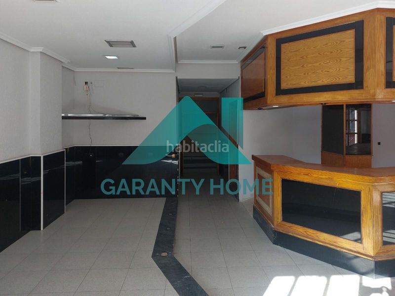 Foto ee9356dd-d12b-4d70-afcb-bfa678cbb843. Local comercial a Centro Cáceres
