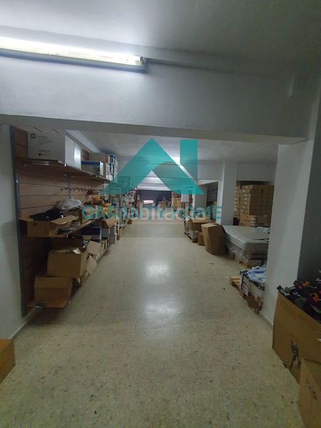 Foto f2aaad0a-bb9f-4e07-8e7a-d6a67cc357e3. Ufficio in Centro Cáceres