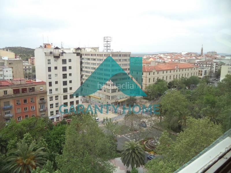 Foto ee5b8221-b6a5-4d0a-a044-865b3a6de85d. Bureau avec chauffage dans Centro Cáceres