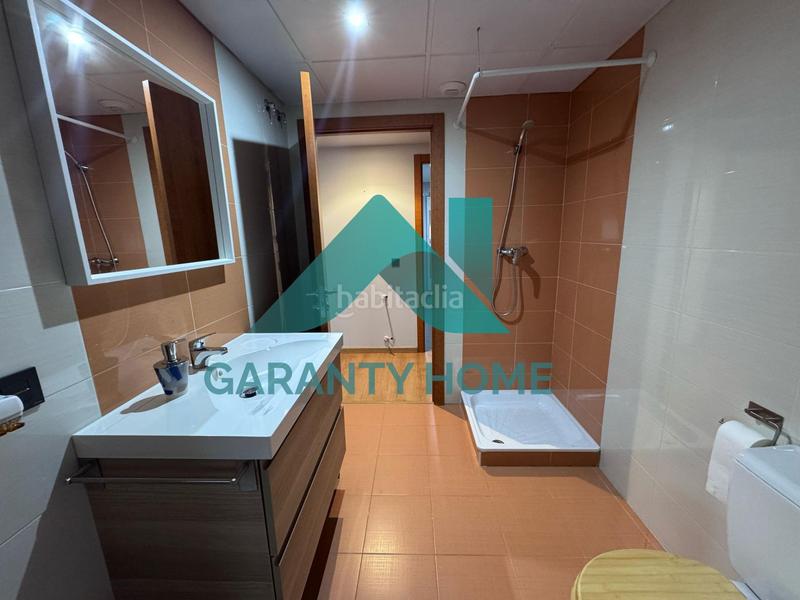Foto c2042e14-f069-49c9-b03d-0eb3ad6b0e36. Alquiler piso se alquila piso en zona junquillo! en Cáceres