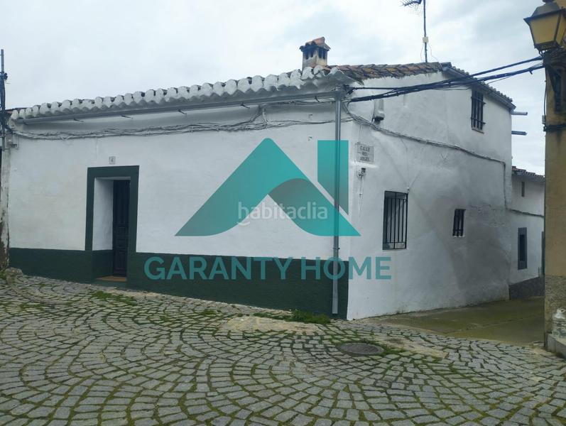 Foto d4f9cbc5-c6b2-41dc-90e6-f8e06061a5e7. Casa se vende casa en el centro de alconétar! en Garrovillas