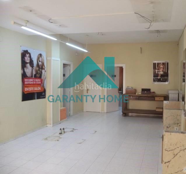 Foto 308eb658-314f-48c2-872e-863717c9a0be. Alquiler local comercial se alquila local comercial en zona san pedro de alcántara, ! en Cáceres