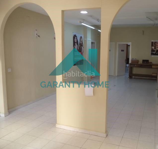Foto 908e8907-8f7f-4828-a986-c6ff3bb82475. Alquiler local comercial se alquila local comercial en zona san pedro de alcántara, ! en Cáceres
