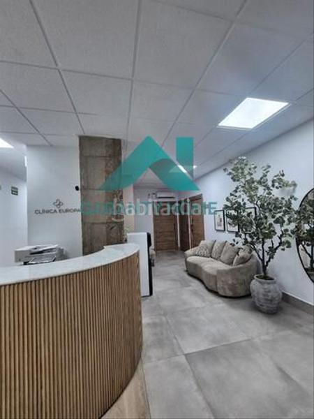 Foto 5fb15d75-8ddf-4f53-9a1a-7e4855c0df10. Alquiler oficina se alquila oficina en el centro solo profesionales sanitarios en Cáceres