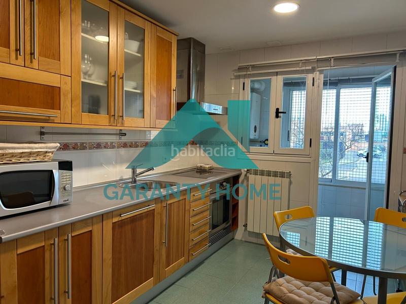 Foto ecbc3429-edde-4bc5-9a3e-423f534e121a. Alquiler apartamento se alquila piso en zona r66 en Cáceres