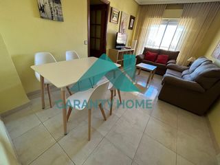 Location Appartement à Casco Antiguo. Se alquila piso para estudiantes  zona hernán cortés, cáceres