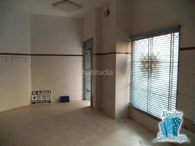 Foto 4420955e-e058-494a-bbaa-b678533cee4a. Rent business premise in Centro Cáceres