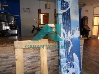 Lloguer Local Comercial a Centro. Se alquila con bar con terraza en pleno centro de cáceres