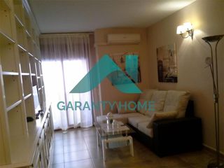 Affitto Piccolo appartamento in Centro. Se alquila apartamento en zona fratres con garaje