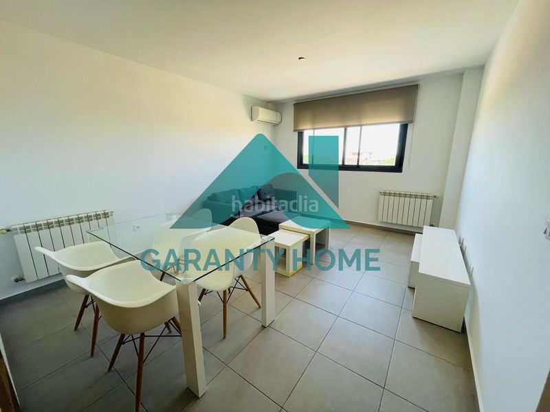 Foto 91d8132f-4eed-49ba-bad3-51cf201332d3. Alquiler piso se alquila piso amueblado con terraza lavadero en zona río tinto en Cáceres