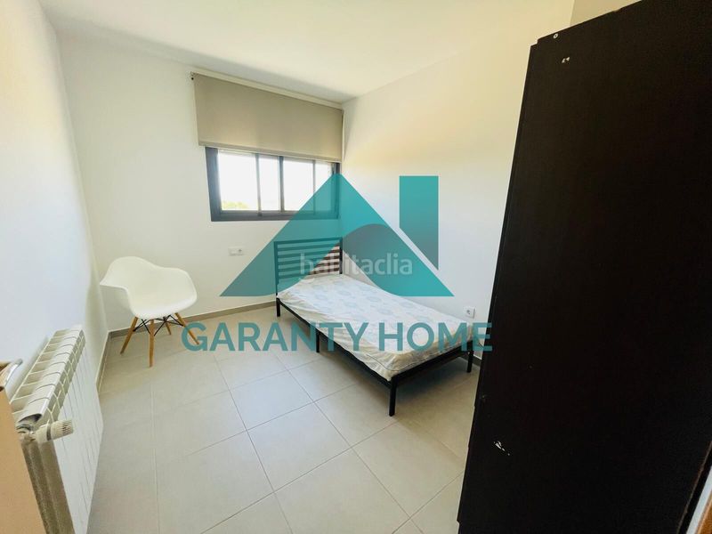 Foto fac2d047-54fe-4853-be85-81075487cd8b. Alquiler piso se alquila piso amueblado con terraza lavadero en zona río tinto en Cáceres