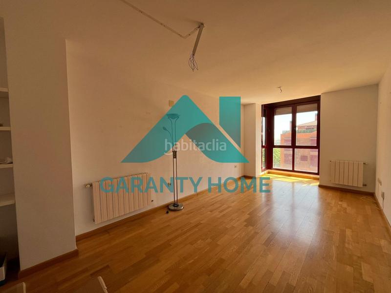 Foto 7a820f9f-3c15-4442-8359-806c5394ed08. Rent penthouse with heating parking pool in Aguas Vivas - La Zambomba Cáceres