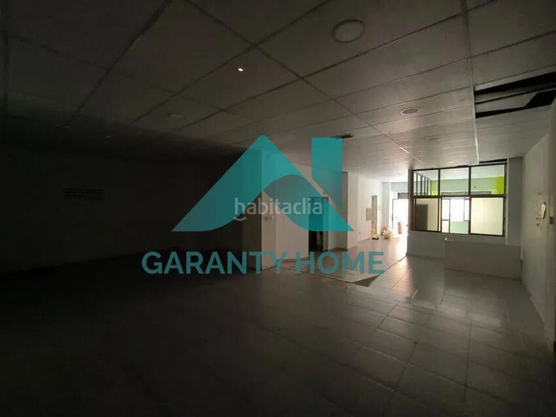 Foto 33df5c93-a72d-4391-8c73-d945b94ca175. Local comercial a Centro Cáceres