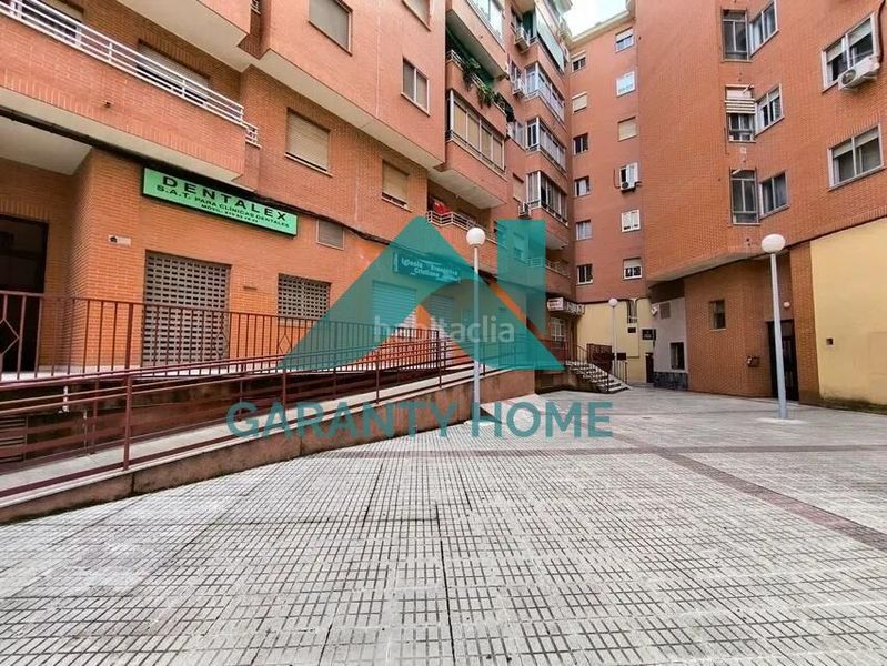 Foto 665d9909-0f3d-4ef3-ab83-81e897f08e34. Local comercial a Centro Cáceres