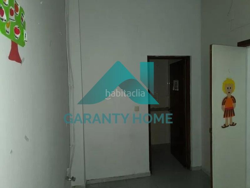 Foto c6946eab-4b34-4d08-8e3d-393ebb296109. Local comercial a Centro Cáceres