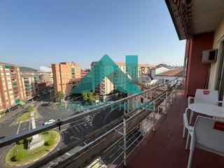 Rent Flat in Centro. Se alquila piso de estudiantes o trabajadores en la cruz de los