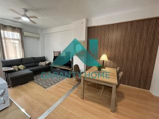 Alquiler Apartamento en Casco Antiguo. Se alquila apartamento a estrenar en pleno centro de cáceres