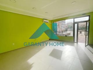 Lloguer Local Comercial a Centro. Se alquila local comercial en moctezuma  cáceres