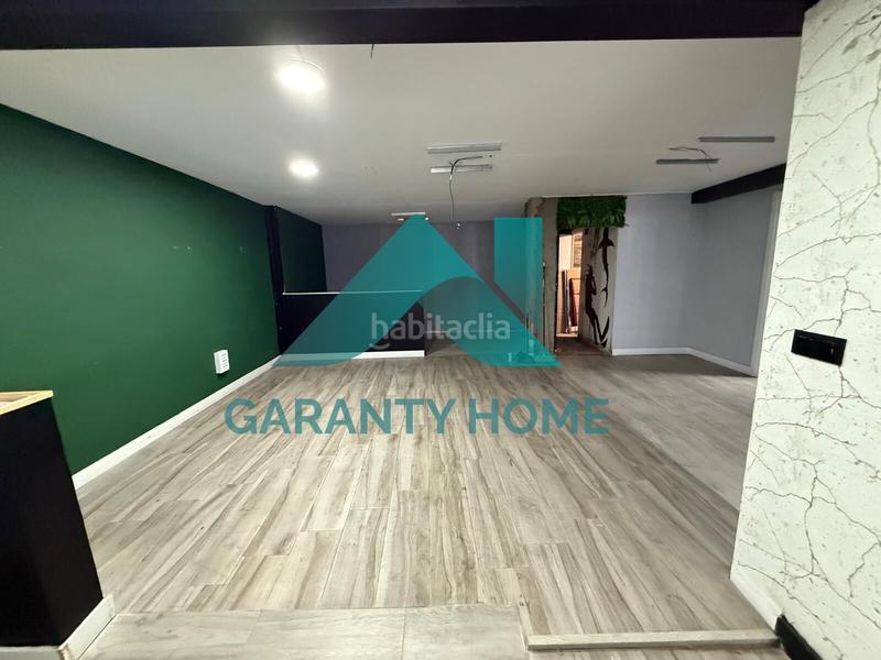 Foto e67872de-d868-43fd-90a6-a4c05ee72491. Alquiler local comercial se alquila local comercial en zona hernán cortés en Cáceres