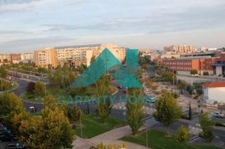 Affitto Appartamento in Ruta de la Plata. Se alquila piso seminuevo en zona vivero  muy soleado