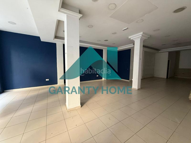 Foto e2d10b62-f218-47e9-b4eb-23de78533600. Lloguer local comercial a Centro Cáceres