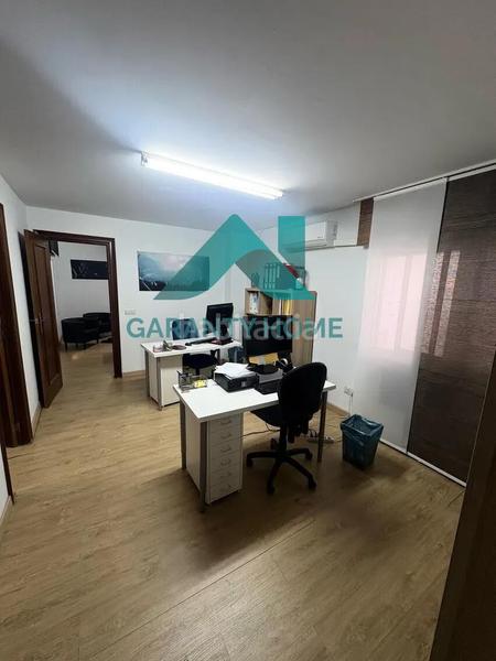 Foto df4581dd-dd36-43ea-a9e8-c5c318ef0ec6. Location bureau avec chauffage dans Casco Antiguo Cáceres