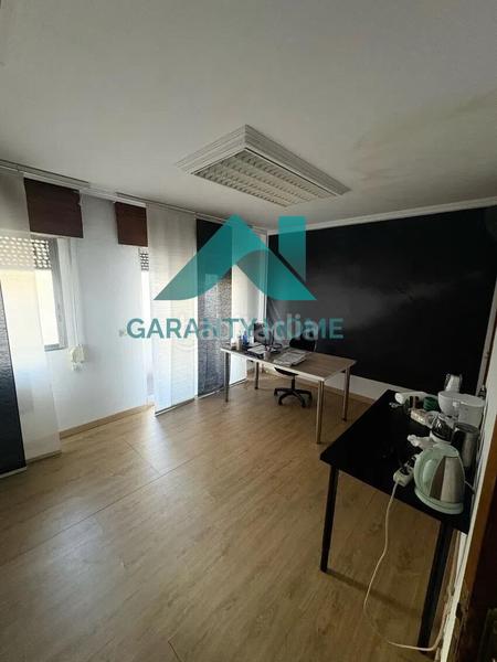 Foto 76170511-5849-421b-a3ba-2d9de63b8255. Rent office space with heating in Casco Antiguo Cáceres