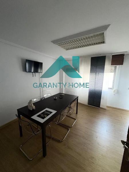 Foto d045d84e-2a39-467a-ab82-1109b9e8d854. Rent office space with heating in Casco Antiguo Cáceres