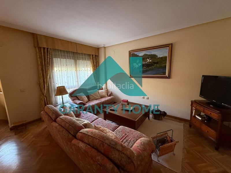 Foto eb5791d5-445e-42fe-b36b-8ee1a1fcc686. Piso se vende espectacular piso en zona eroski en Cáceres