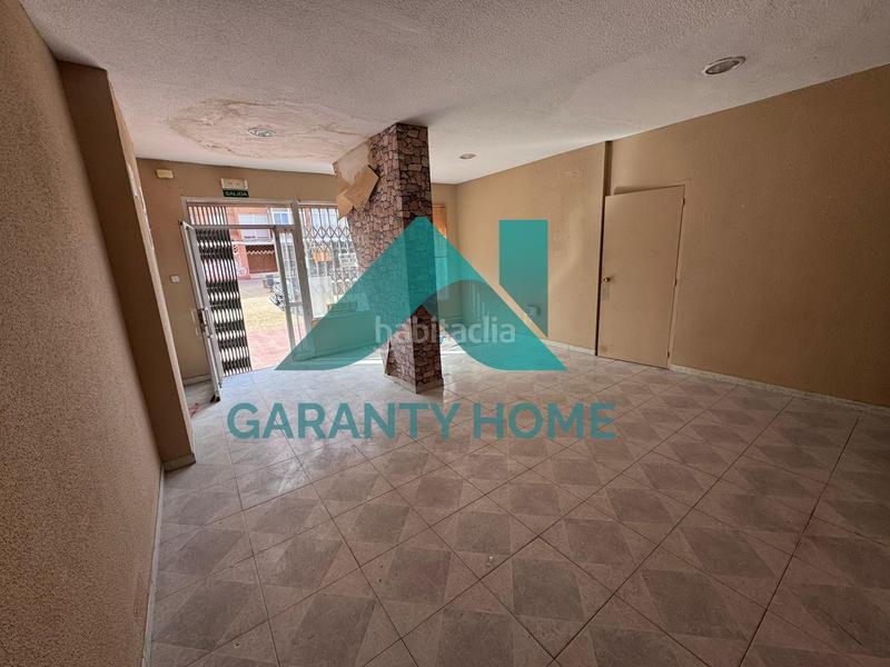 Foto 61331d1d-8da0-4df5-a8e1-378cf8efbac0. Alquiler local comercial se alquila local comercial zona moctezuma en Cáceres