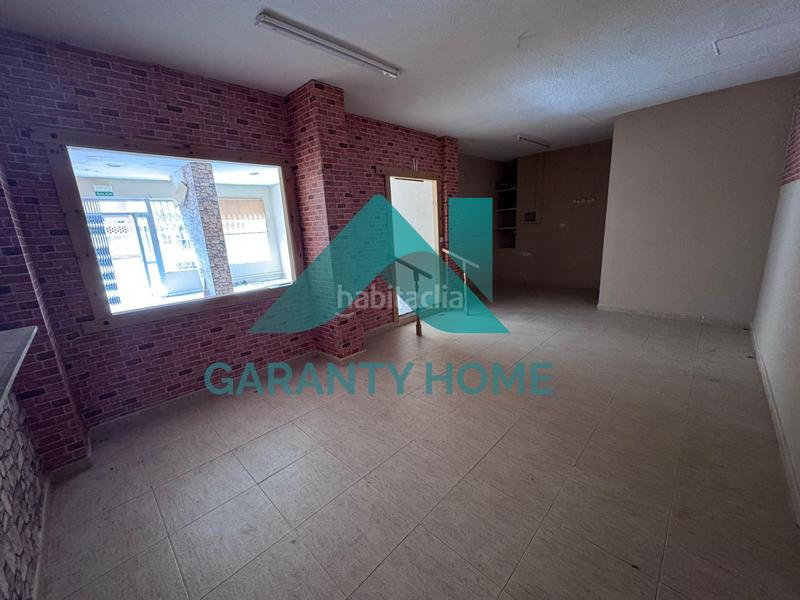 Foto 6bd7eca5-efb7-4d93-8d5a-81607ac19691. Alquiler local comercial se alquila local comercial zona moctezuma en Cáceres