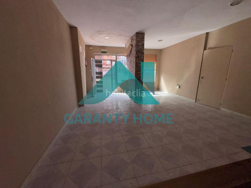 Foto 7b0b2b4d-5399-4f13-a487-3b1ff3f33684. Alquiler local comercial se alquila local comercial zona moctezuma en Cáceres