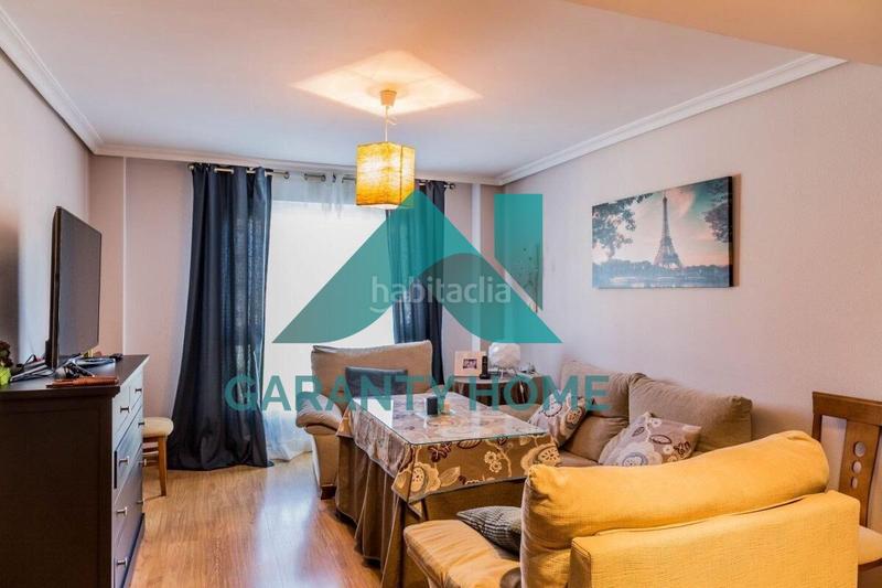 Foto fbafc690-05cb-412f-8ae8-91602a30ed67. Semi detached house with heating parking in Campus Universitario Cáceres