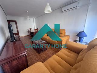 Location Appartement à Casco Antiguo. Se alquila piso amueblado en zona san blas  ideal estudiantes o