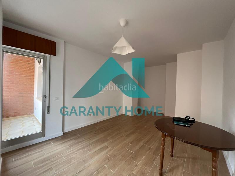 Foto f3fc7883-49f5-4ff7-9980-8adcb9e3a6cb. Rent flat with parking in Casco Antiguo Cáceres