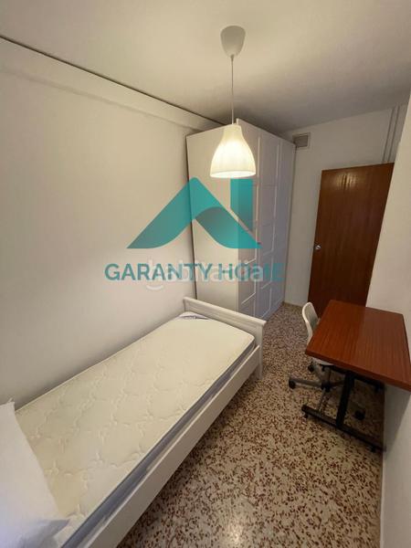 Foto ba6e8f1c-66a9-4d9e-a868-a3bf383699fc. Rent flat with heating in Casco Antiguo Cáceres